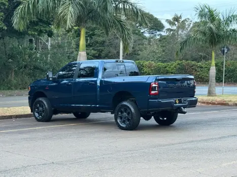 RAM 2500 6.7 I6 24V SLT CABINE DUPLA TURBO DIESEL NIGHT EDITION 4X4 AUTOM�TICO, Foto 7