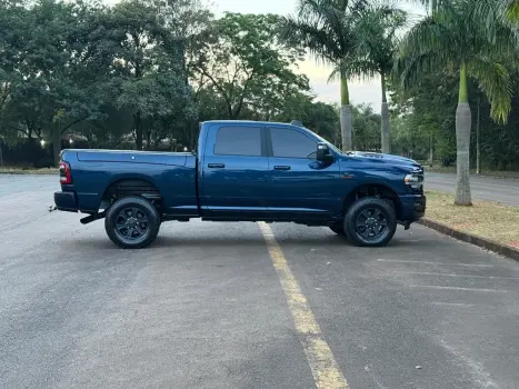 RAM 2500 6.7 I6 24V SLT CABINE DUPLA TURBO DIESEL NIGHT EDITION 4X4 AUTOM�TICO, Foto 10