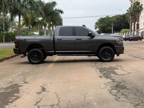 RAM 2500 6.7 I6 24V SLT CABINE DUPLA TURBO DIESEL NIGHT EDITION 4X4 AUTOM�TICO, Foto 3