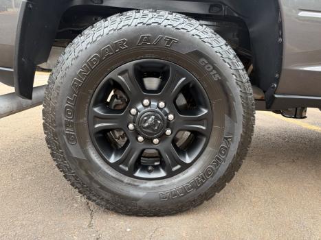 RAM 2500 6.7 I6 24V SLT CABINE DUPLA TURBO DIESEL NIGHT EDITION 4X4 AUTOM�TICO, Foto 9