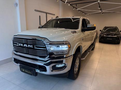 RAM 3500 6.7 I6 LIMITED LARAMIE CABINE DUPLA TURBO DIESEL AUTOM�TICO, Foto 2