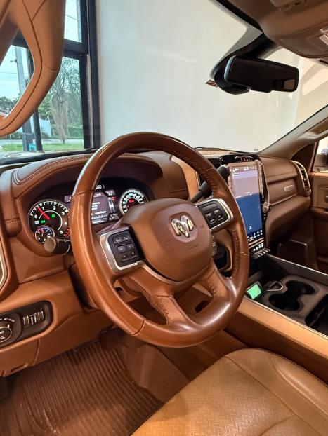 RAM 3500 6.7 I6 LIMITED LARAMIE CABINE DUPLA TURBO DIESEL AUTOM�TICO, Foto 4