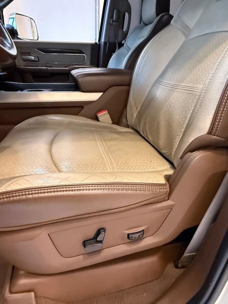 RAM 3500 6.7 I6 LIMITED LARAMIE CABINE DUPLA TURBO DIESEL AUTOM�TICO, Foto 10