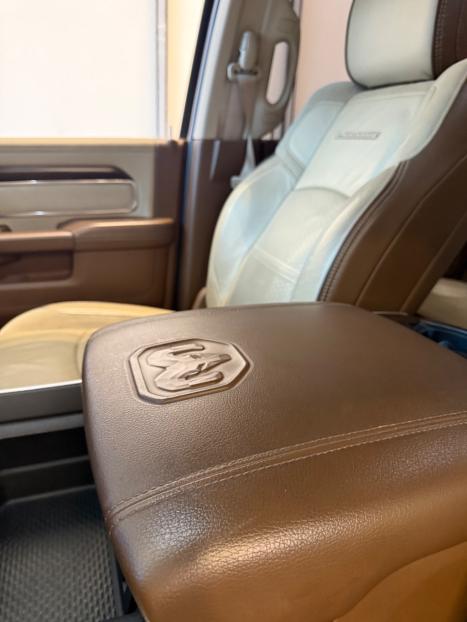 RAM 3500 6.7 I6 LIMITED LARAMIE CABINE DUPLA TURBO DIESEL AUTOM�TICO, Foto 12