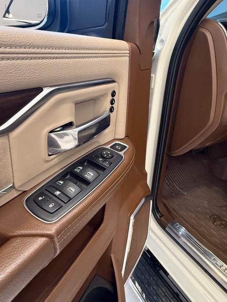 RAM 3500 6.7 I6 LIMITED LARAMIE CABINE DUPLA TURBO DIESEL AUTOM�TICO, Foto 14