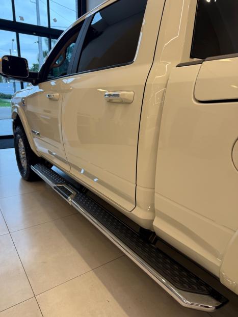 RAM 3500 6.7 I6 LIMITED LARAMIE CABINE DUPLA TURBO DIESEL AUTOM�TICO, Foto 19