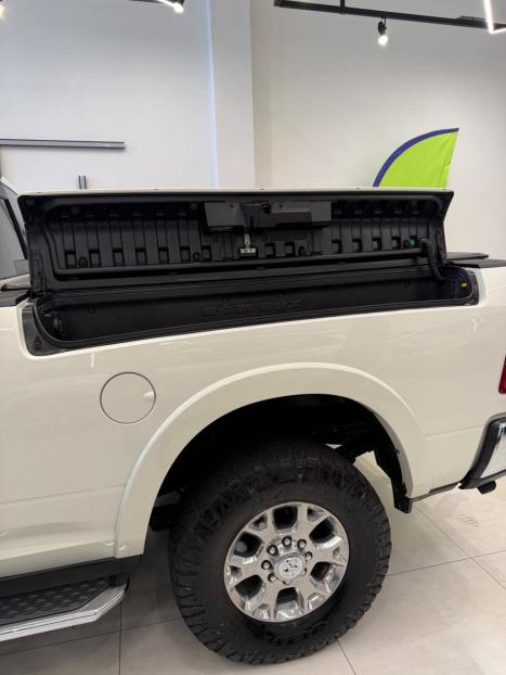 RAM 3500 6.7 I6 LIMITED LARAMIE CABINE DUPLA TURBO DIESEL AUTOM�TICO, Foto 20