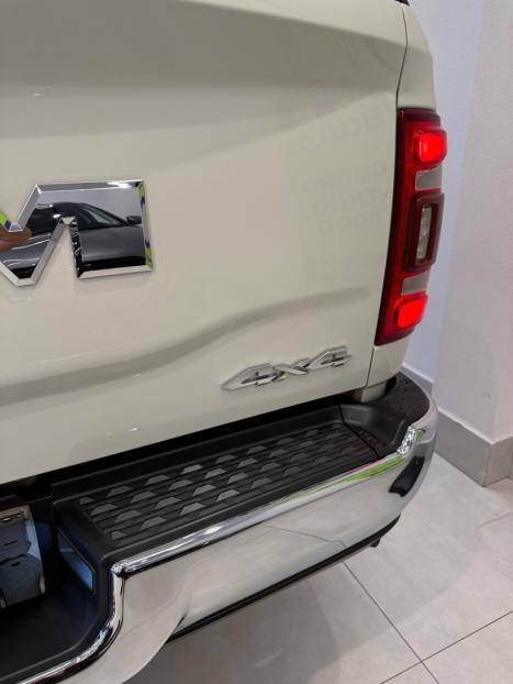 RAM 3500 6.7 I6 LIMITED LARAMIE CABINE DUPLA TURBO DIESEL AUTOM�TICO, Foto 25