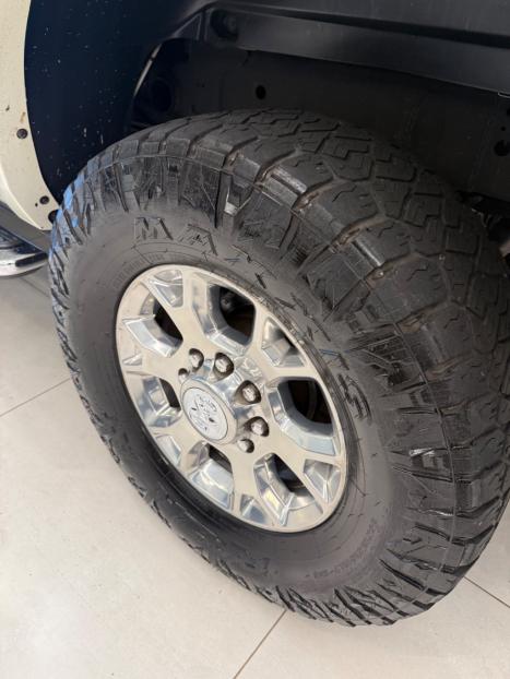 RAM 3500 6.7 I6 LIMITED LARAMIE CABINE DUPLA TURBO DIESEL AUTOM�TICO, Foto 29