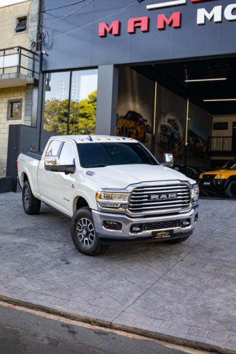 RAM 3500 6.7 I6 LIMITED LONG HORN CABINE DUPLA 4X4 TURBO DIESEL AUTOM�TICO, Foto 3