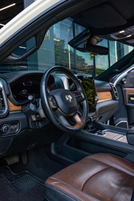 RAM 3500 6.7 I6 LIMITED LONG HORN CABINE DUPLA 4X4 TURBO DIESEL AUTOM�TICO, Foto 10