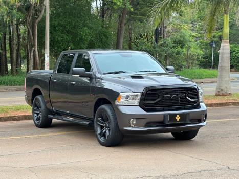 RAM Classic 5.7 V8 32V 4P HEMI LARAMIE NIGHT EDITION AUTOMTICO, Foto 1