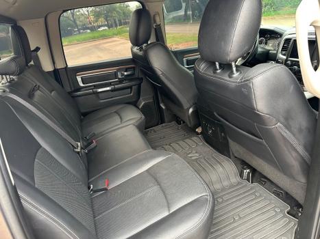 RAM Classic 5.7 V8 32V 4P HEMI LARAMIE NIGHT EDITION AUTOMTICO, Foto 12