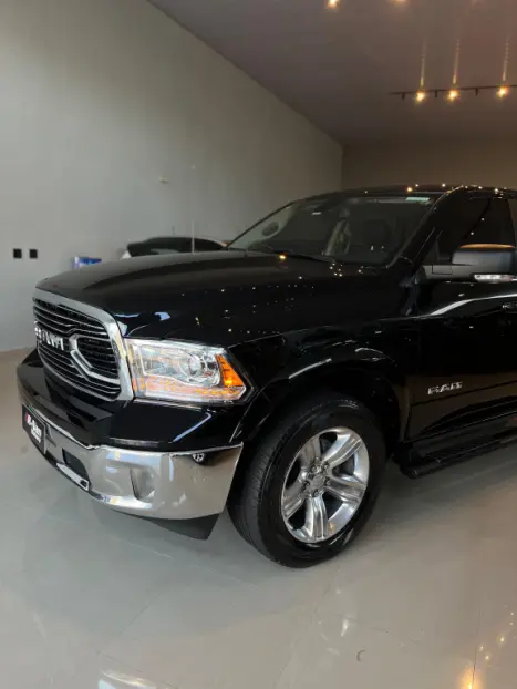 RAM Classic 5.7 V8 32V 4P HEMI LARAMIE AUTOM�TICO, Foto 3