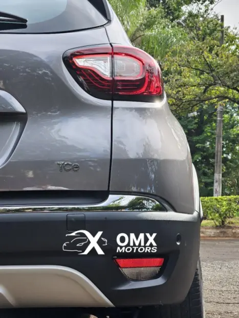 RENAULT Captur 1.3 16V 4P FLEX TCE ICONIC TURBO X-TRONIC AUTOMTICO CVT, Foto 2