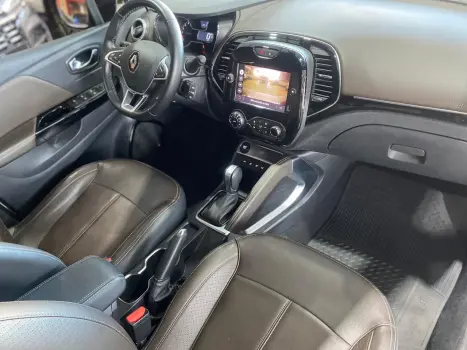 RENAULT Captur 1.3 16V 4P FLEX TCE ICONIC TURBO X-TRONIC AUTOM�TICO CVT, Foto 13