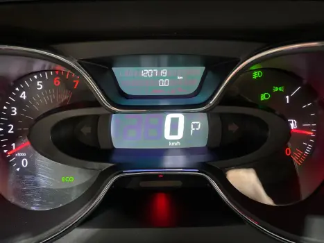 RENAULT Captur 1.3 16V 4P FLEX TCE ICONIC TURBO X-TRONIC AUTOM�TICO CVT, Foto 16