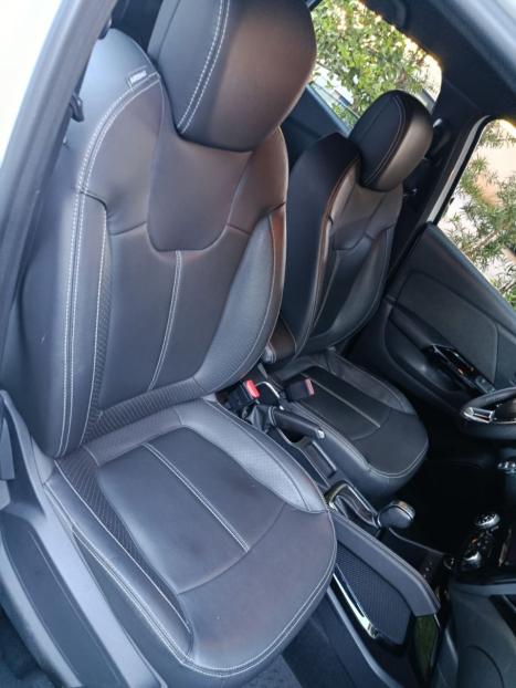 RENAULT Captur 1.3 16V 4P FLEX TCE INTENSE TURBO X-TRONIC AUTOM�TICO CVT, Foto 12