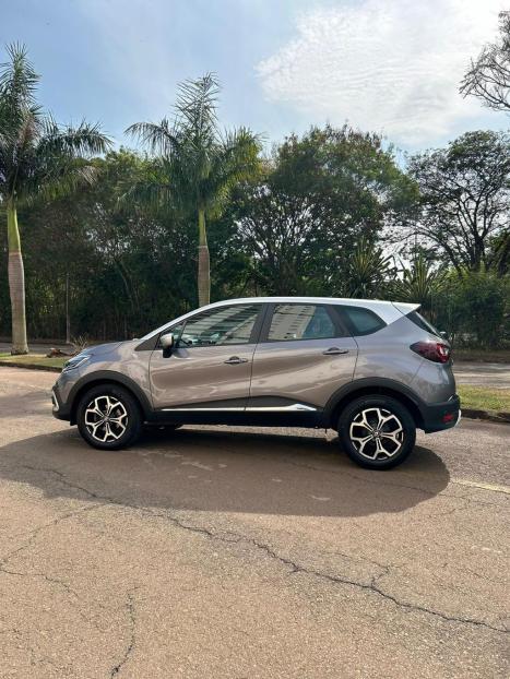 RENAULT Captur 1.3 16V 4P FLEX TCE ICONIC TURBO X-TRONIC AUTOM�TICO CVT, Foto 2