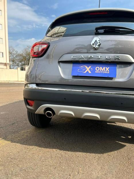 RENAULT Captur 1.3 16V 4P FLEX TCE ICONIC TURBO X-TRONIC AUTOM�TICO CVT, Foto 10