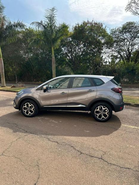 RENAULT Captur 1.3 16V 4P FLEX TCE ICONIC TURBO X-TRONIC AUTOM�TICO CVT, Foto 11