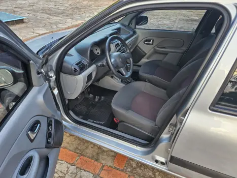 RENAULT Clio Hatch 1.6 16V 4P AUTHENTIQUE, Foto 5