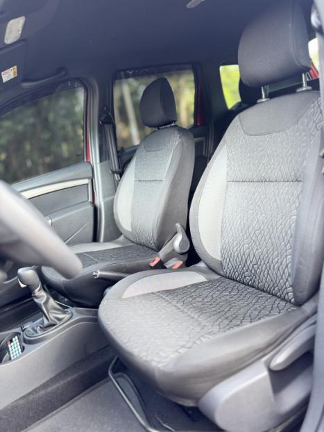 RENAULT Duster 1.6 16V 4P FLEX SCE AUTHENTIQUE X-TRONIC AUTOM�TICO, Foto 17