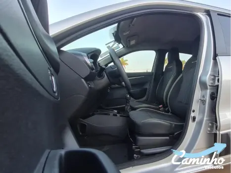 RENAULT Kwid 1.0 12V 4P SCE FLEX OUTSIDER, Foto 11