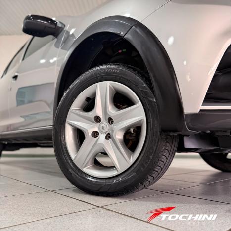 RENAULT Logan 1.6 16V 4P FLEX SCE ZEN X-TRONIC AUTOMÁTICO CVT, Foto 4