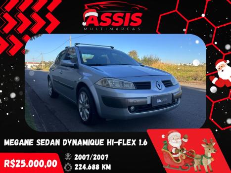 RENAULT Megane Sedan , Foto 1