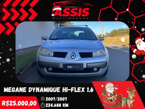 RENAULT Megane Sedan , Foto 2