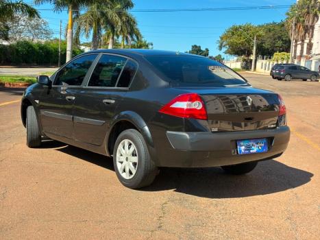 RENAULT Megane Sedan 1.6 16V 4P FLEX DYNAMIQUE, Foto 3