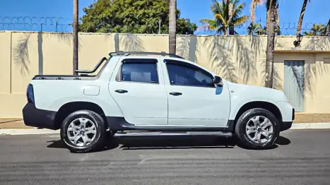 RENAULT Oroch 1.6 16V 4P FLEX INTENSE, Foto 4