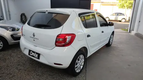 RENAULT Sandero 1.0 4P FLEX AUTHENTIQUE, Foto 7 RENAULT Sandero 1.0 4P FLEX AUTHENTIQUE, Foto 7