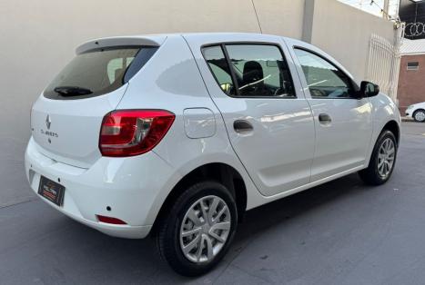 RENAULT Sandero 1.0 16V 4P FLEX AUTHENTIQUE, Foto 6 RENAULT Sandero 1.0 16V 4P FLEX AUTHENTIQUE, Foto 6