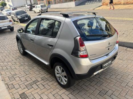 RENAULT Sandero 1.6 16V 4P FLEX STEPWAY AUTOM�TICO, Foto 4