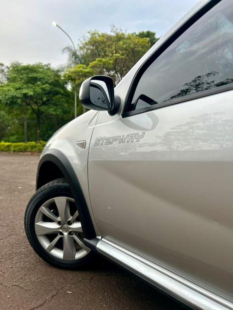RENAULT Sandero 1.6 16V 4P FLEX STEPWAY AUTOMÁTICO, Foto 11