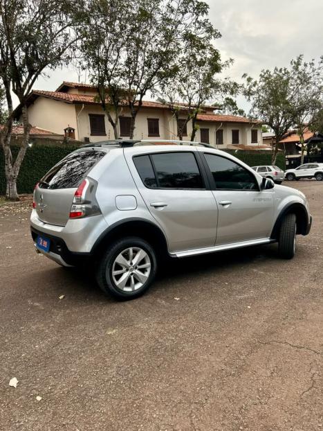 RENAULT Sandero 1.6 16V 4P FLEX STEPWAY AUTOMÁTICO, Foto 13