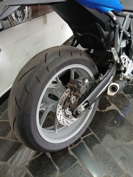 SUZUKI GSX-8R , Foto 4