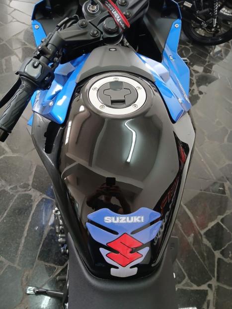 SUZUKI GSX-8R , Foto 9