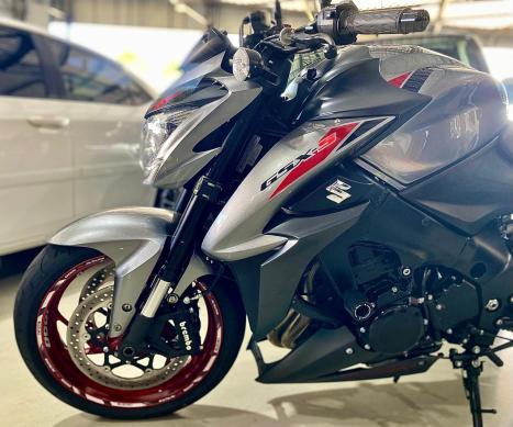 SUZUKI GSX-S 1000 A, Foto 10