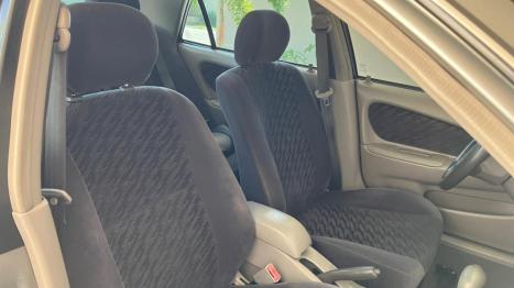 TOYOTA Corolla 1.8 16V 4P XEI, Foto 4