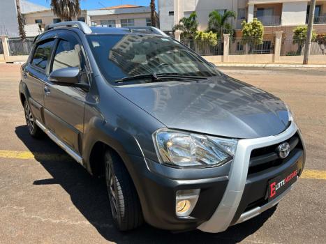TOYOTA Etios Cross 1.5 16V 4P, Foto 2