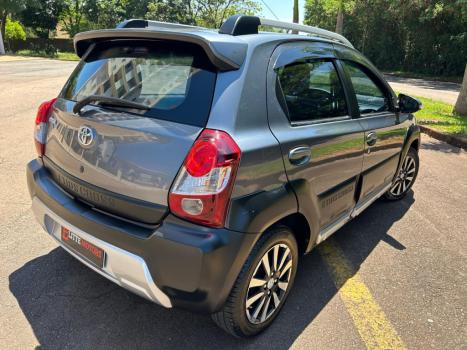 TOYOTA Etios Cross 1.5 16V 4P, Foto 4