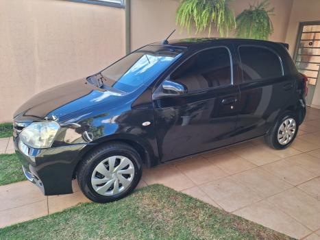 TOYOTA Etios Hatch 1.3 16V 4P FLEX X, Foto 5