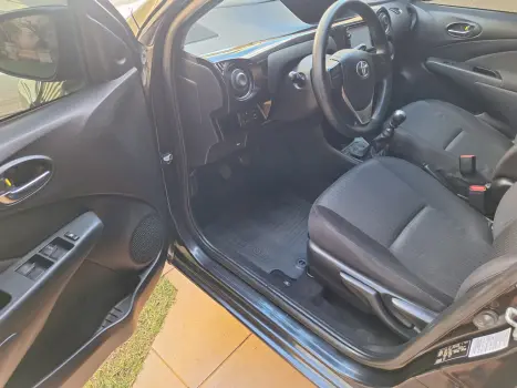 TOYOTA Etios Hatch 1.3 16V 4P FLEX X, Foto 10