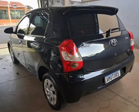 TOYOTA Etios Hatch 1.3 16V 4P FLEX X, Foto 8