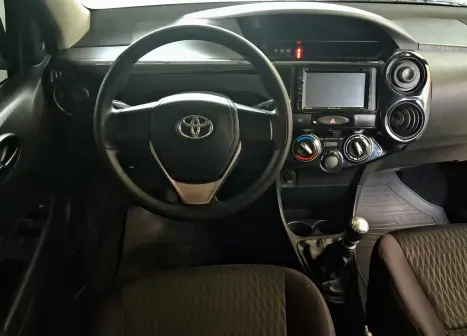 TOYOTA Etios Hatch 1.3 16V 4P FLEX X, Foto 11