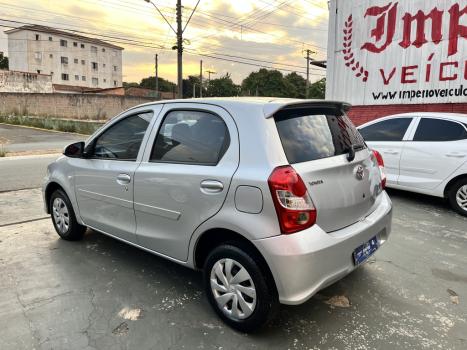 TOYOTA Etios Hatch 1.3 16V 4P FLEX X, Foto 4