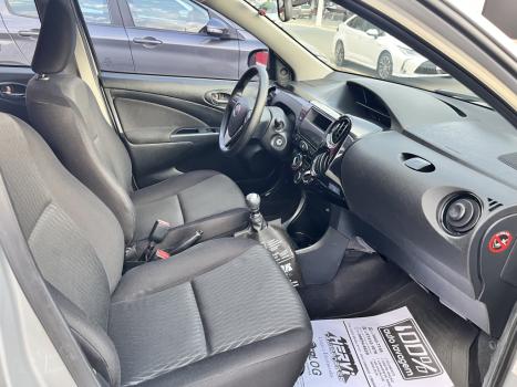 TOYOTA Etios Hatch 1.3 16V 4P FLEX X, Foto 7